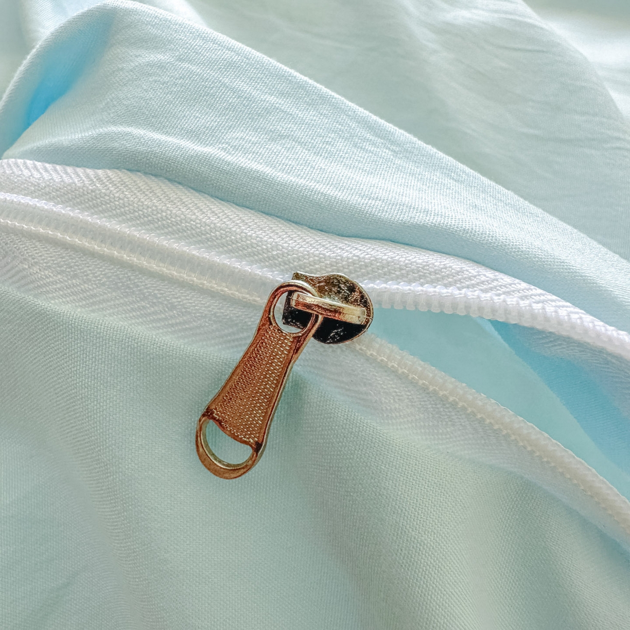 91家纺网 家纺一手货源 找家纺 冕悠家纺 2025新款A类七彩贝壳边水洗棉四件套 七彩-云水蓝