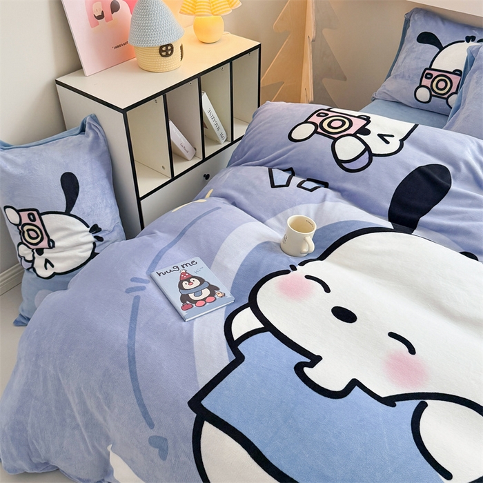 91家纺网 家纺一手货源 找家纺 茉保家纺 2025新款大板卡通加厚牛奶绒印花四件套 机灵狗狗