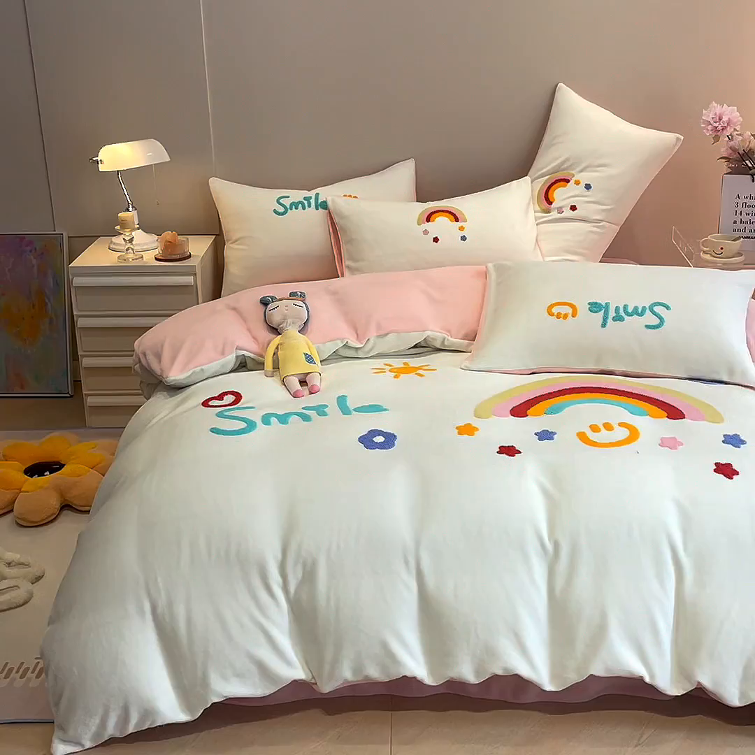 91家纺网 家纺一手货源 找家纺 （总）懒猫家纺 2025新款牛奶绒毛巾绣四件套