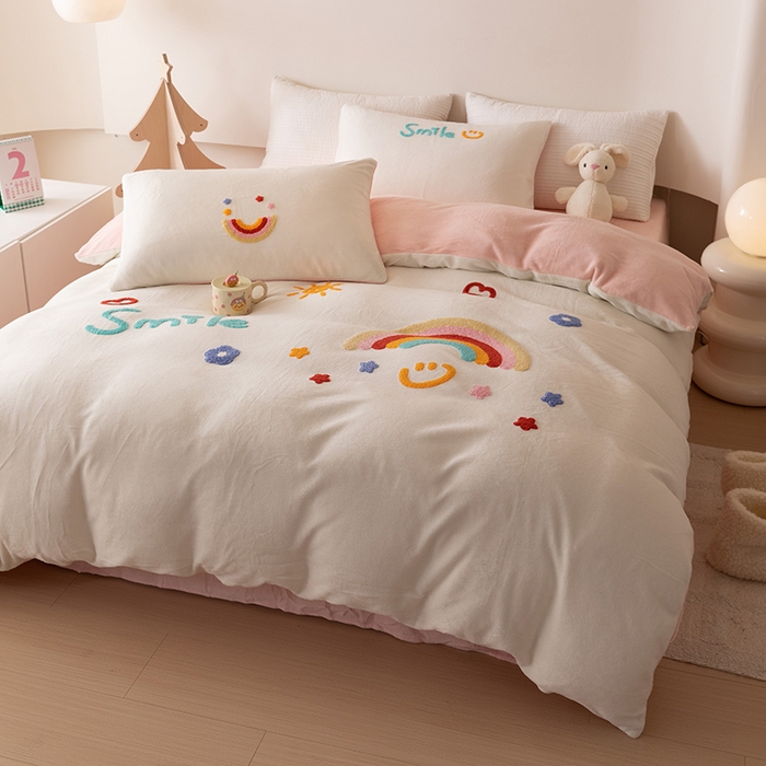 91家纺网 家纺一手货源 找家纺 （总）懒猫家纺 2025新款牛奶绒毛巾绣四件套