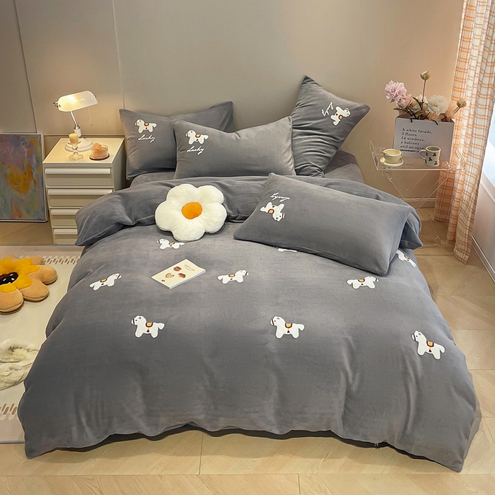 91家纺网 家纺一手货源 找家纺 （总）懒猫家纺 2025新款牛奶绒毛巾绣四件套