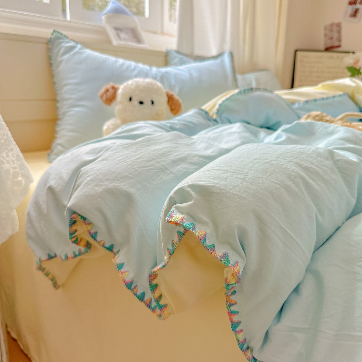 91家纺网 家纺一手货源 找家纺 冕悠家纺 2025新款A类七彩贝壳边水洗棉四件套 七彩-芝士云水蓝