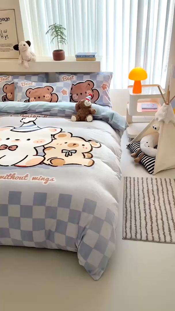 91家纺网 家纺一手货源 找家纺 茉保家纺 2025新款大板卡通加厚牛奶绒印花四件套 熊熊party