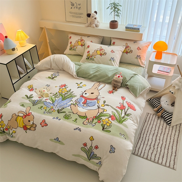 91家纺网 家纺一手货源 找家纺 茉保家纺 2025新款大板卡通加厚牛奶绒印花四件套 悠闲生活