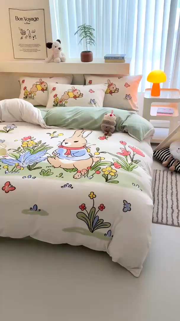 91家纺网 家纺一手货源 找家纺 茉保家纺 2025新款大板卡通加厚牛奶绒印花四件套 悠闲生活