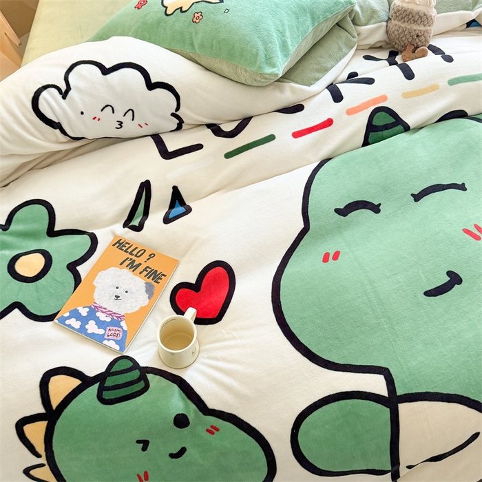 91家纺网 家纺一手货源 找家纺 茉保家纺 2025新款大板卡通加厚牛奶绒印花四件套 友爱龙龙