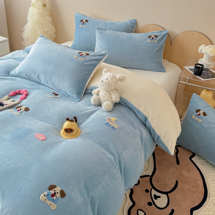 91家纺网 家纺一手货源 找家纺 懒猫家纺 2025新款牛奶绒毛巾绣四件套 狗狗联盟