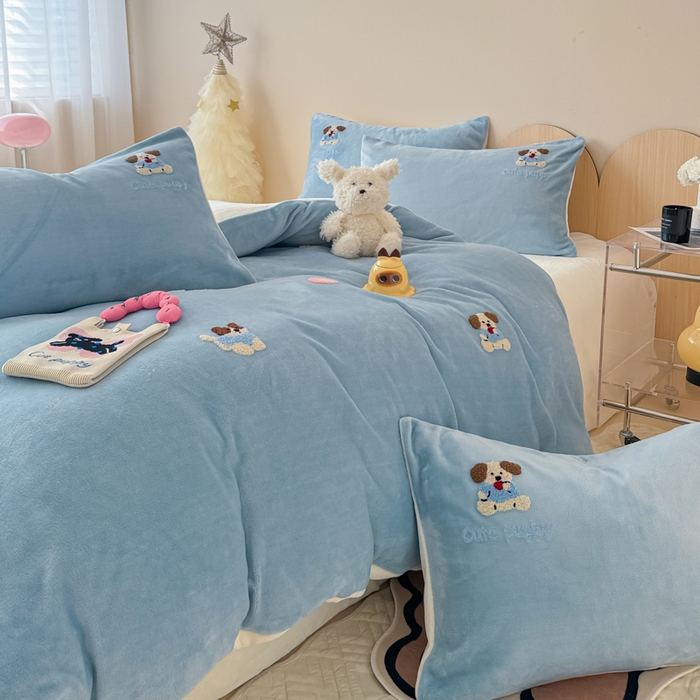 91家纺网 家纺一手货源 找家纺 懒猫家纺 2025新款牛奶绒毛巾绣四件套 狗狗联盟