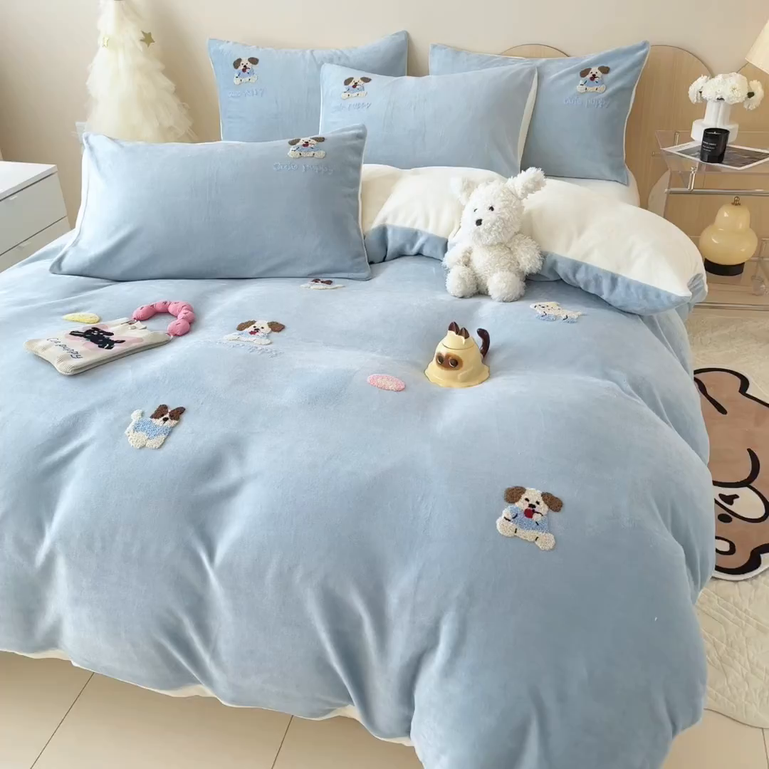 91家纺网 家纺一手货源 找家纺 懒猫家纺 2025新款牛奶绒毛巾绣四件套 狗狗联盟