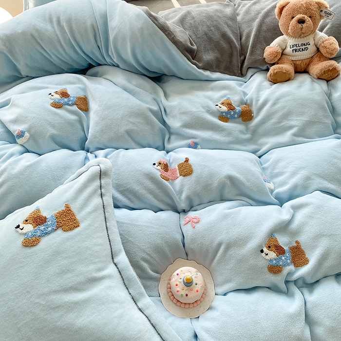 91家纺网 家纺一手货源 找家纺 （总）人人爱家纺 2025新款牛奶绒绣花四件套