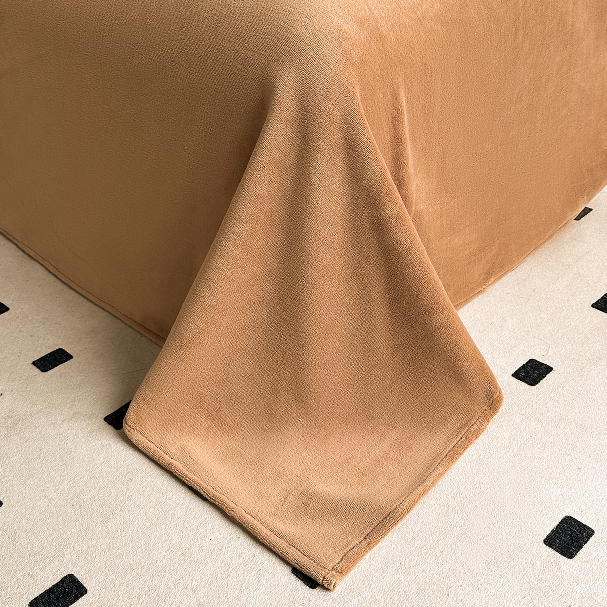 91家纺网 家纺一手货源 找家纺 寐眠 2025新款A类立体雕花牛奶绒四件套-系列二 暖棕雅致