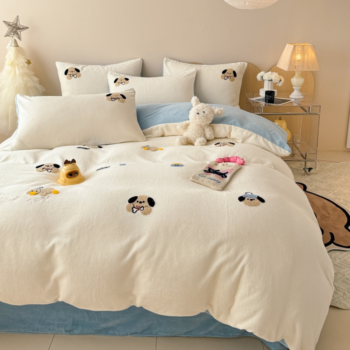 91家纺网 家纺一手货源 找家纺 懒猫家纺 2025新款牛奶绒毛巾绣四件套 骨头小狗