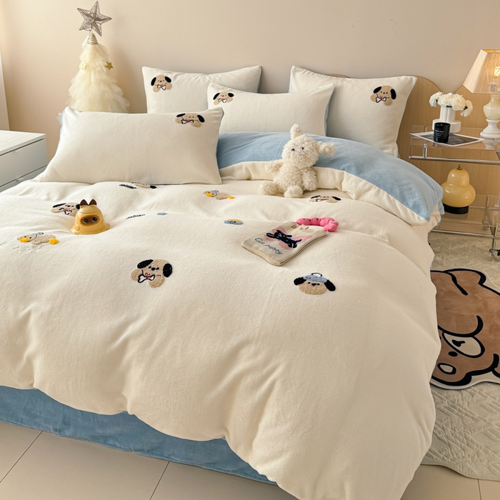 91家纺网 家纺一手货源 找家纺 懒猫家纺 2025新款牛奶绒毛巾绣四件套 骨头小狗