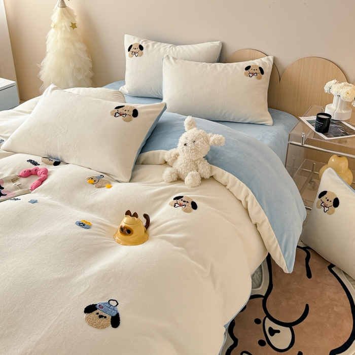 91家纺网 家纺一手货源 找家纺 懒猫家纺 2025新款牛奶绒毛巾绣四件套 骨头小狗