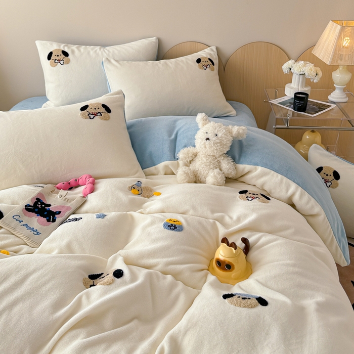 91家纺网 家纺一手货源 找家纺 懒猫家纺 2025新款牛奶绒毛巾绣四件套 骨头小狗