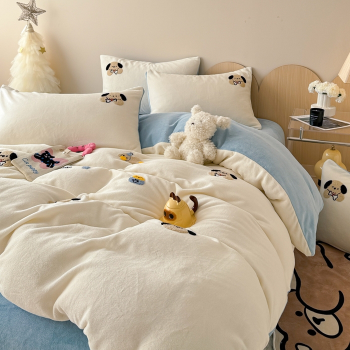 91家纺网 家纺一手货源 找家纺 懒猫家纺 2025新款牛奶绒毛巾绣四件套 骨头小狗