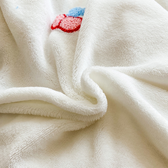 91家纺网 家纺一手货源 找家纺 人人爱家纺 2025新款牛奶绒绣花四件套 企鹅-米白