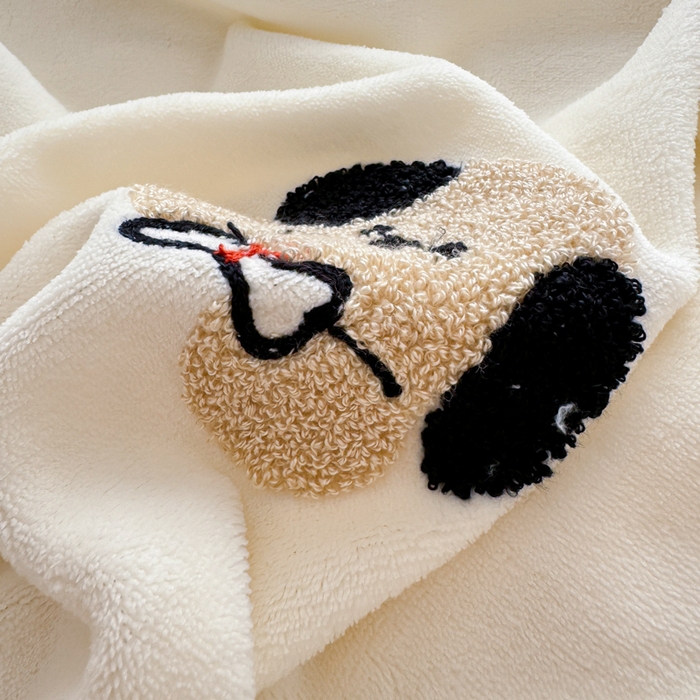 91家纺网 家纺一手货源 找家纺 懒猫家纺 2025新款牛奶绒毛巾绣四件套 骨头小狗