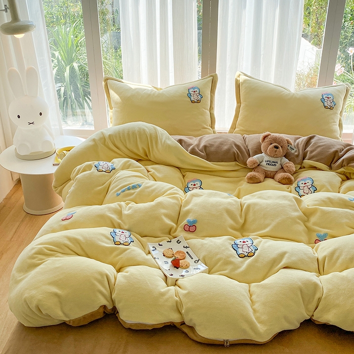 人人爱家纺 2025新款牛奶绒绣花四件套 企鹅-奶黄