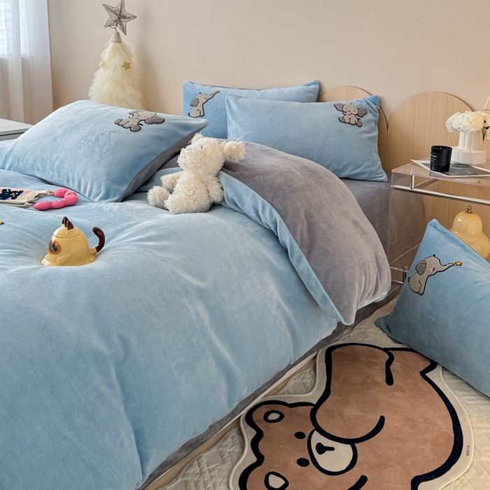 91家纺网 家纺一手货源 找家纺 懒猫家纺 2025新款牛奶绒毛巾绣四件套 聚会小象