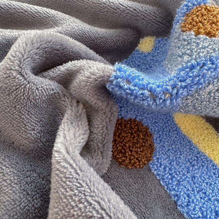 91家纺网 家纺一手货源 找家纺 懒猫家纺 2025新款牛奶绒毛巾绣四件套 旅行小熊