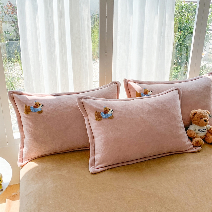 91家纺网 家纺一手货源 找家纺 人人爱家纺 2025新款牛奶绒绣花四件套 幸运狗-玉