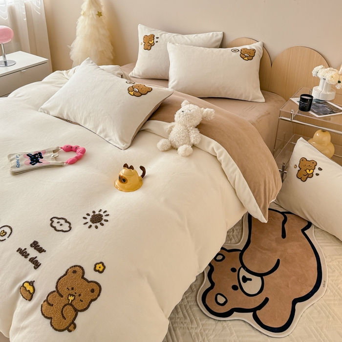 91家纺网 家纺一手货源 找家纺 懒猫家纺 2025新款牛奶绒毛巾绣四件套 美好熊熊