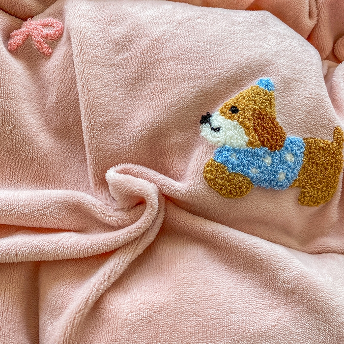 91家纺网 家纺一手货源 找家纺 人人爱家纺 2025新款牛奶绒绣花四件套 幸运狗-玉