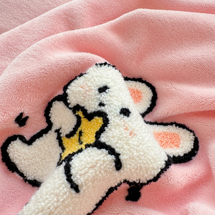 91家纺网 家纺一手货源 找家纺 懒猫家纺 2025新款牛奶绒毛巾绣四件套 晚安萌兔