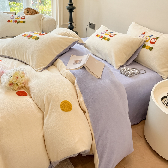 91家纺网 家纺一手货源 找家纺 懒猫家纺 2025新款牛奶绒毛巾绣四件套 五彩波点