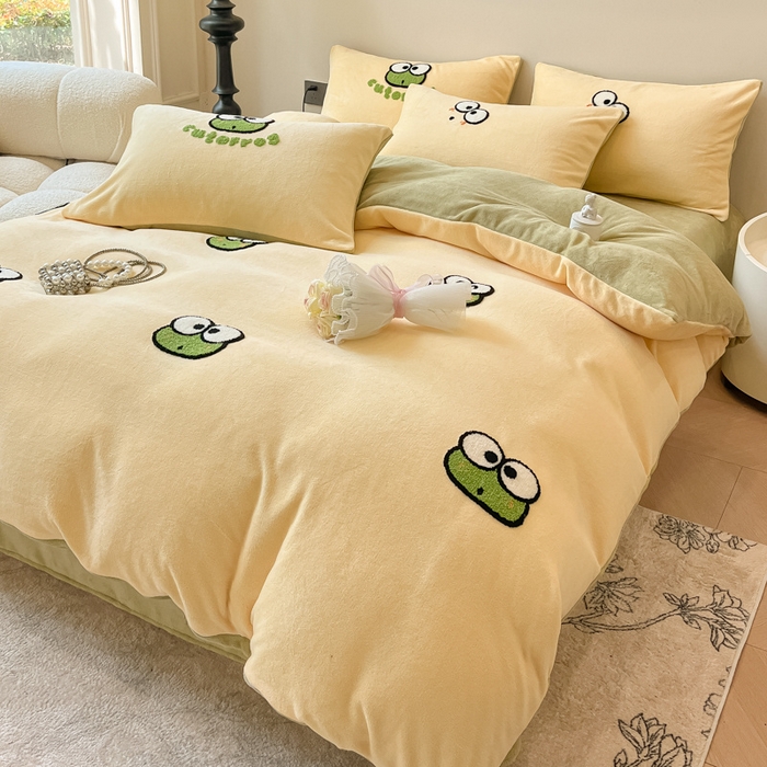 91家纺网 家纺一手货源 找家纺 懒猫家纺 2025新款牛奶绒毛巾绣四件套 小青蛙