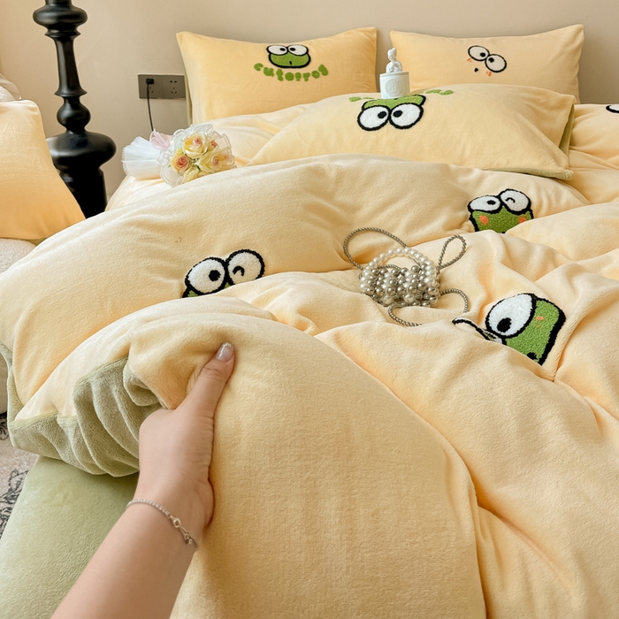 91家纺网 家纺一手货源 找家纺 懒猫家纺 2025新款牛奶绒毛巾绣四件套 小青蛙