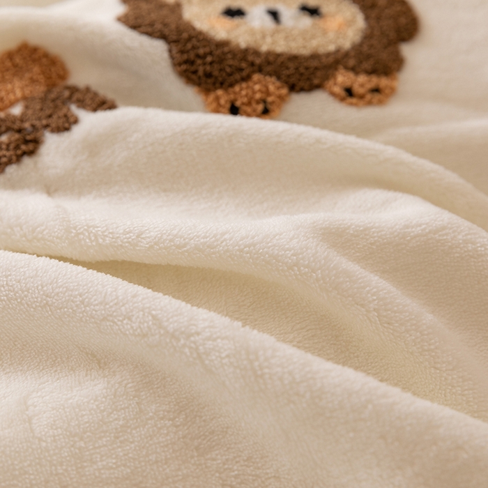 91家纺网 家纺一手货源 找家纺 懒猫家纺 2025新款牛奶绒毛巾绣四件套 小狮子