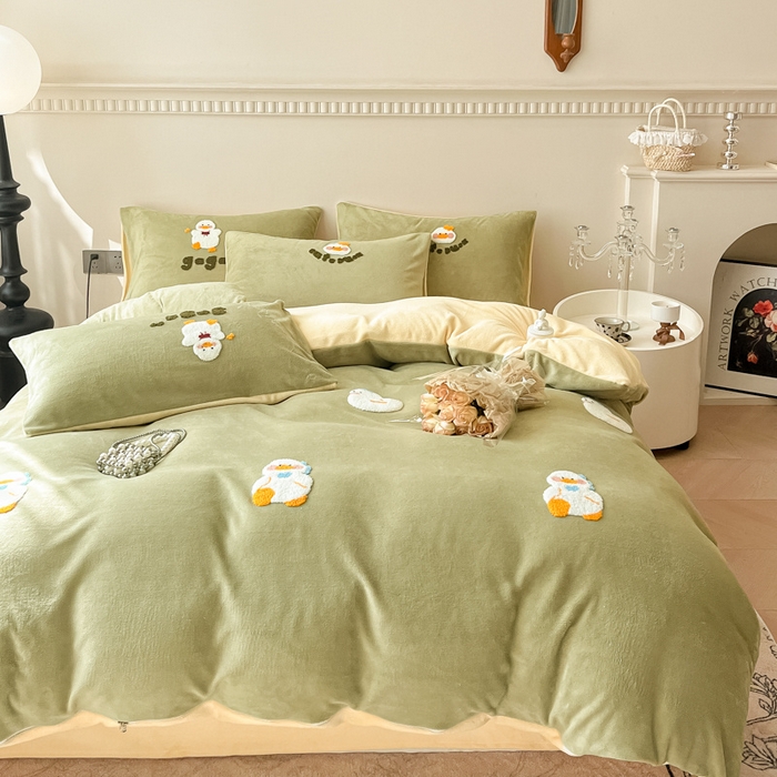 91家纺网 家纺一手货源 找家纺 懒猫家纺 2025新款牛奶绒毛巾绣四件套 小鸭丫