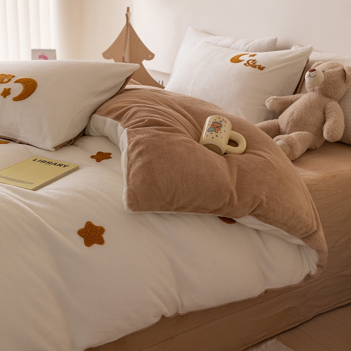 91家纺网 家纺一手货源 找家纺 懒猫家纺 2025新款牛奶绒毛巾绣四件套 星月