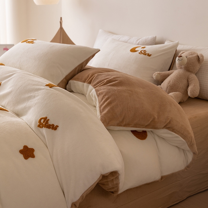 91家纺网 家纺一手货源 找家纺 懒猫家纺 2025新款牛奶绒毛巾绣四件套 星月