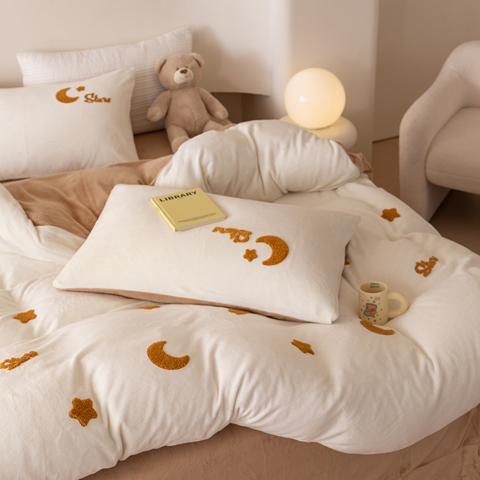 91家纺网 家纺一手货源 找家纺 懒猫家纺 2025新款牛奶绒毛巾绣四件套 星月