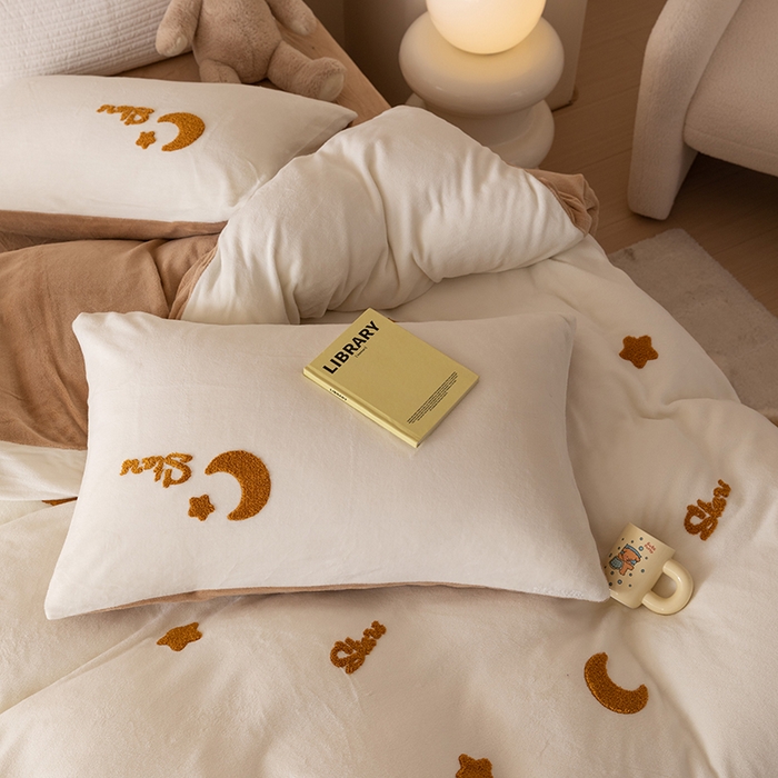 91家纺网 家纺一手货源 找家纺 懒猫家纺 2025新款牛奶绒毛巾绣四件套 星月