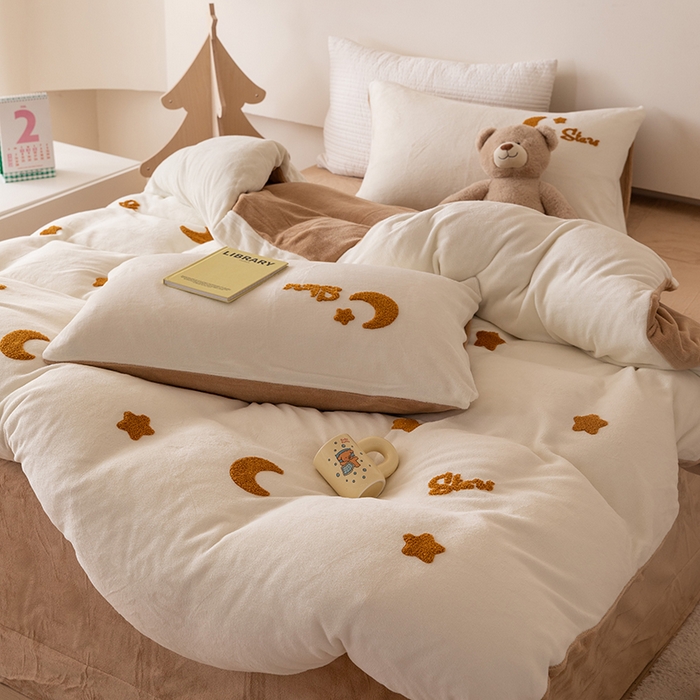 91家纺网 家纺一手货源 找家纺 懒猫家纺 2025新款牛奶绒毛巾绣四件套 星月