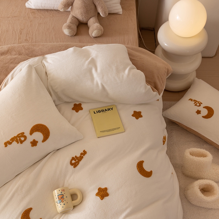 91家纺网 家纺一手货源 找家纺 懒猫家纺 2025新款牛奶绒毛巾绣四件套 星月