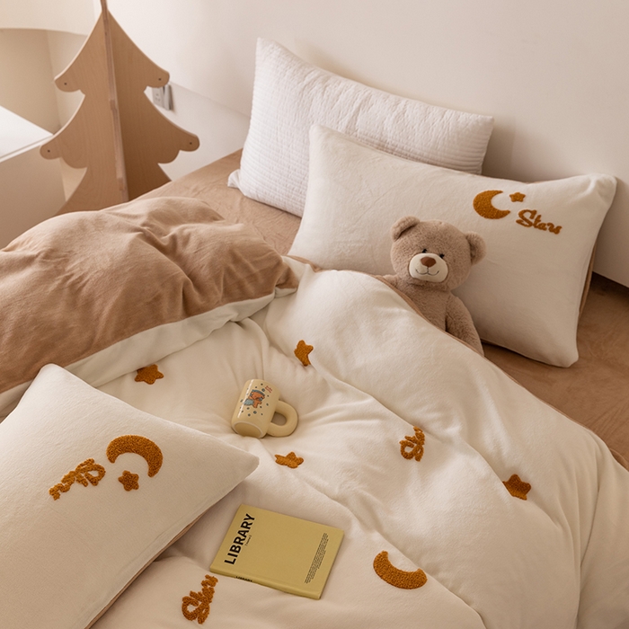 91家纺网 家纺一手货源 找家纺 懒猫家纺 2025新款牛奶绒毛巾绣四件套 星月