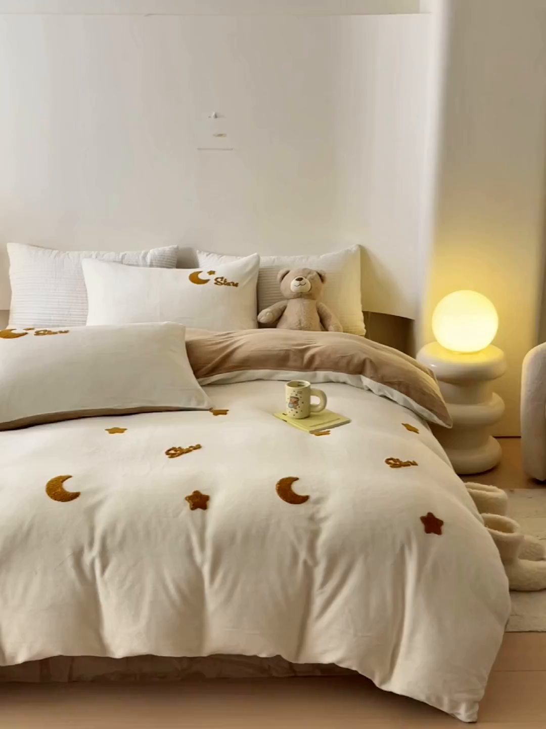 91家纺网 家纺一手货源 找家纺 懒猫家纺 2025新款牛奶绒毛巾绣四件套 星月