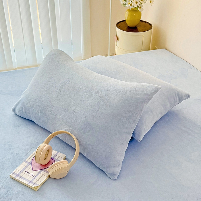 91家纺网 家纺一手货源 找家纺 （总）芷凡家纺 2025新款A类牛奶绒纯色条纹格子床单