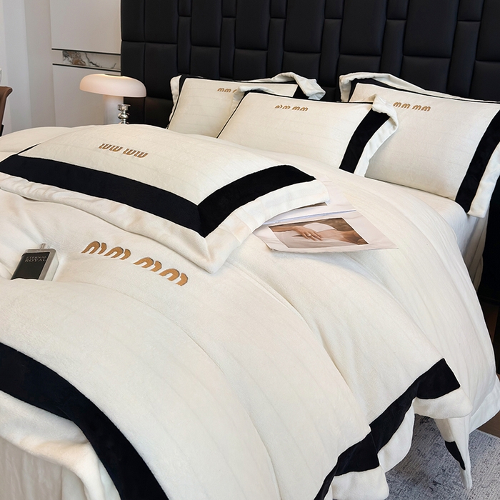 91家纺网 家纺一手货源 找家纺 （总）懒猫家纺 2025新款轻奢拼接牛奶绒四件套-缪斯