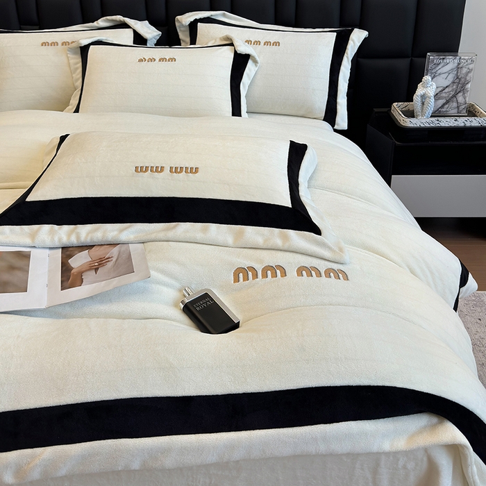 91家纺网 家纺一手货源 找家纺 （总）懒猫家纺 2025新款轻奢拼接牛奶绒四件套-缪斯