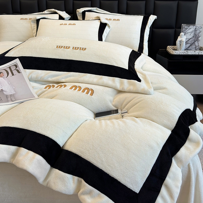 91家纺网 家纺一手货源 找家纺 （总）懒猫家纺 2025新款轻奢拼接牛奶绒四件套-缪斯