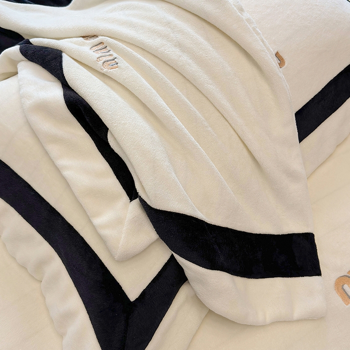 91家纺网 家纺一手货源 找家纺 （总）懒猫家纺 2025新款轻奢拼接牛奶绒四件套-缪斯