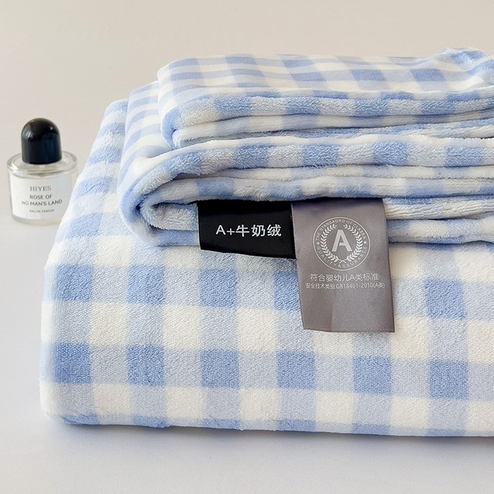 91家纺网 家纺一手货源 找家纺 （总）芷凡家纺 2025新款A类牛奶绒纯色条纹格子床单