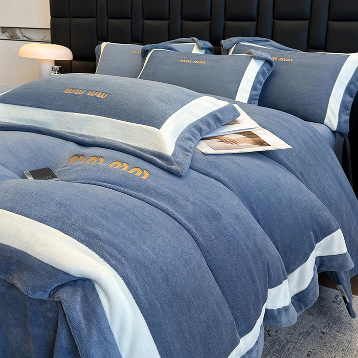 91家纺网 家纺一手货源 找家纺 懒猫家纺 2025新款轻奢拼接牛奶绒四件套-缪斯 缪斯-海珀蓝