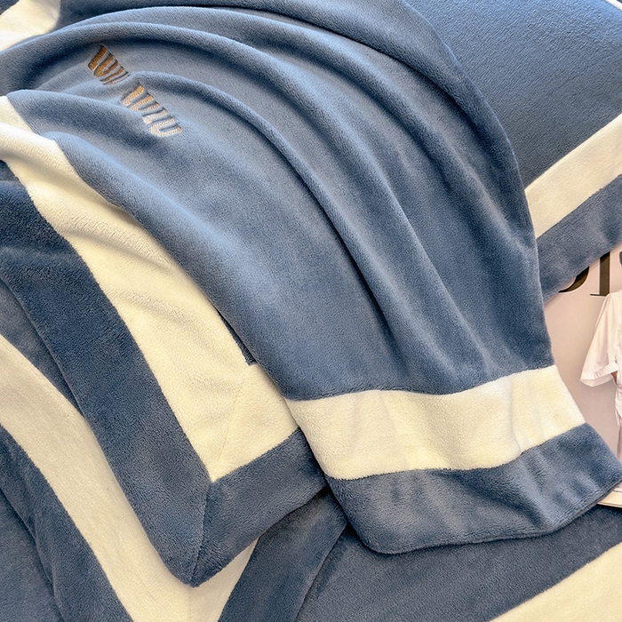 91家纺网 家纺一手货源 找家纺 懒猫家纺 2025新款轻奢拼接牛奶绒四件套-缪斯 缪斯-海珀蓝